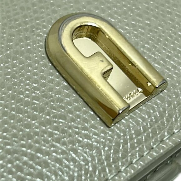 FURLA Primula - Gray Beige Leather Bifold Wallet - Picture 3 of 7